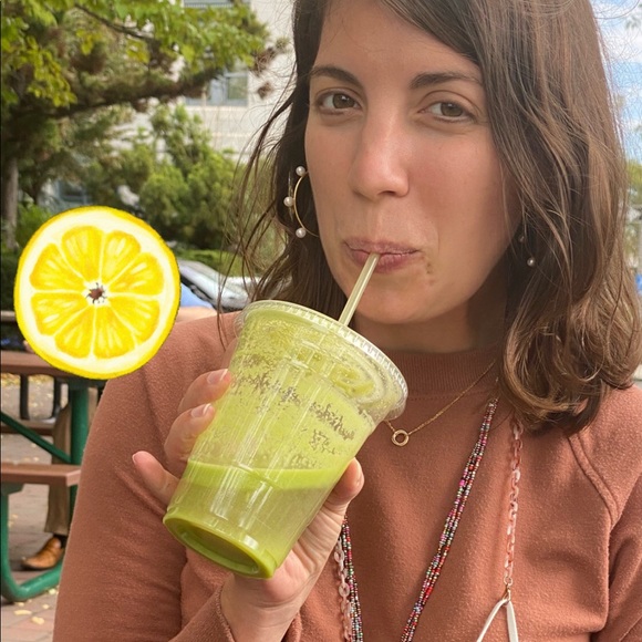 Meet your Posher, Nicole - Picture 3 of 5